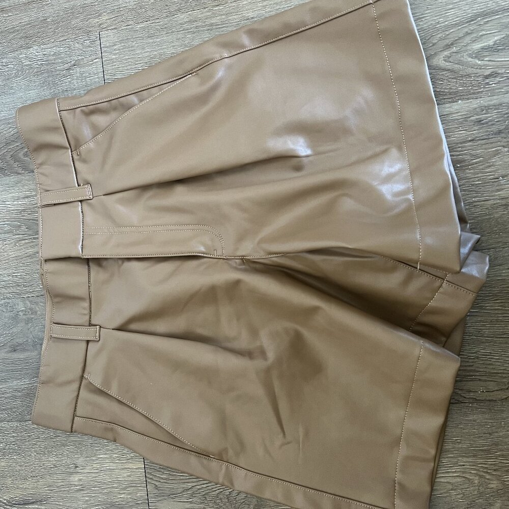 Abercrombie & Fitch Women's Tailored Vegan Leather Shorts